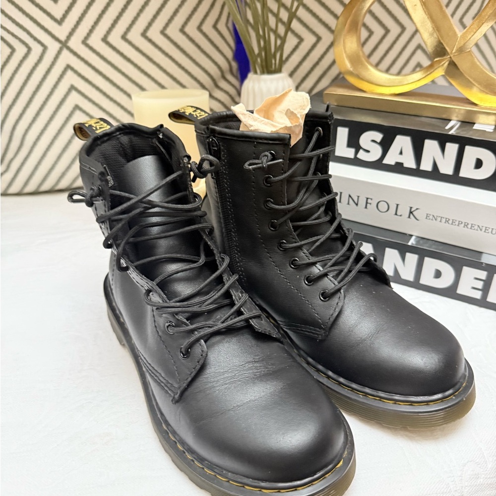 Dr. Martens Black 1460 Junior/Youth combat boots